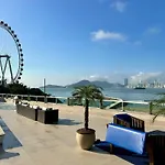 Roda Gigante, Garagem E Piscina