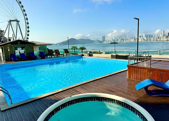 Roda Gigante, Garagem E Piscina
