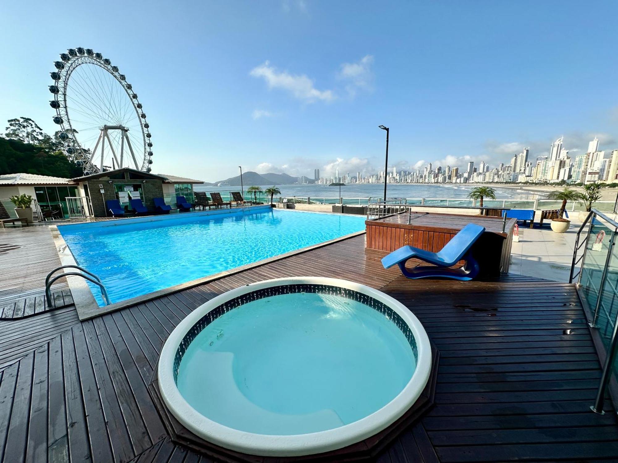 Apartamento Roda Gigante, Garagem E Piscina Balneário Camboriú