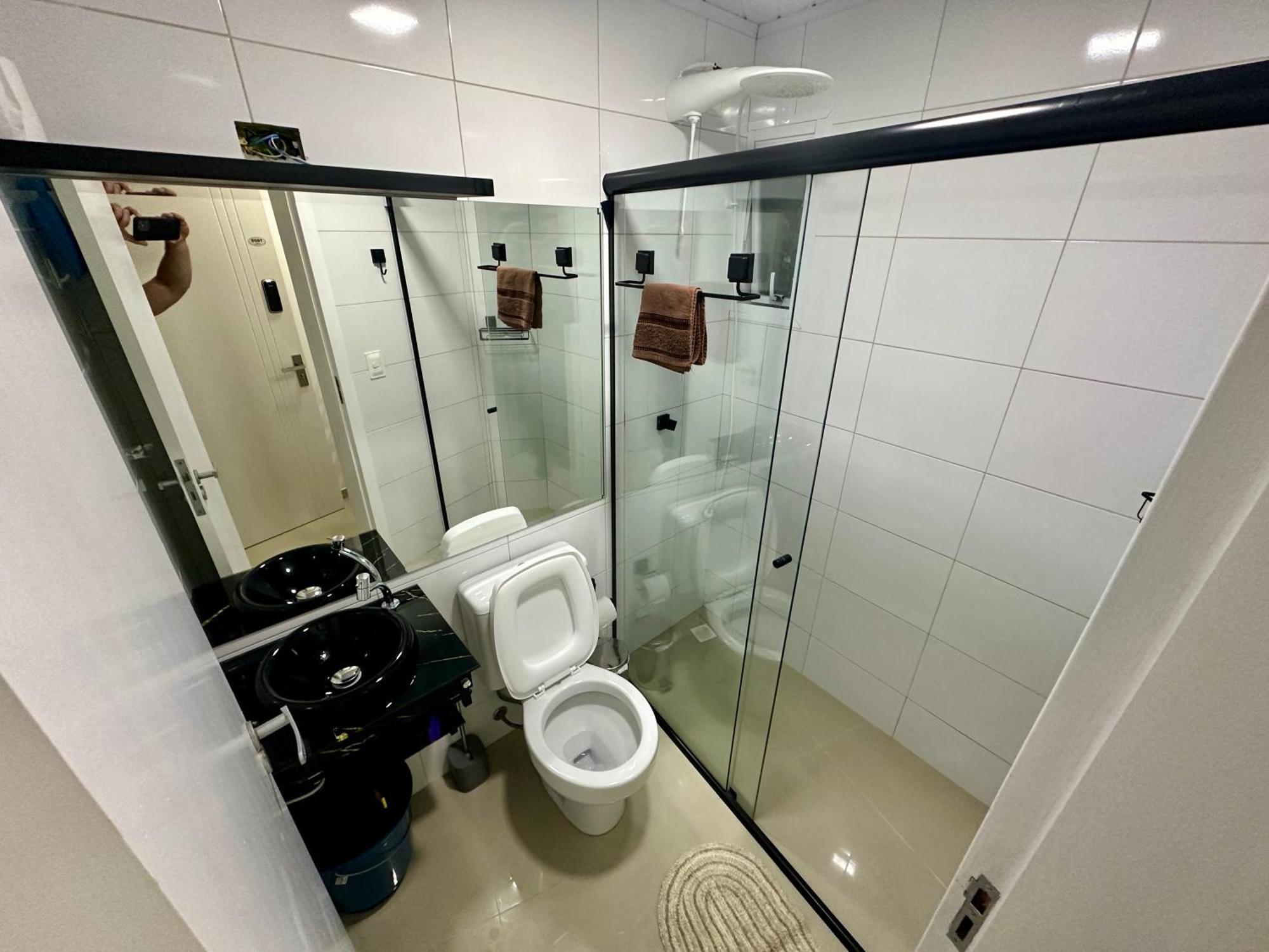 Roda Gigante, Garagem E Piscina
